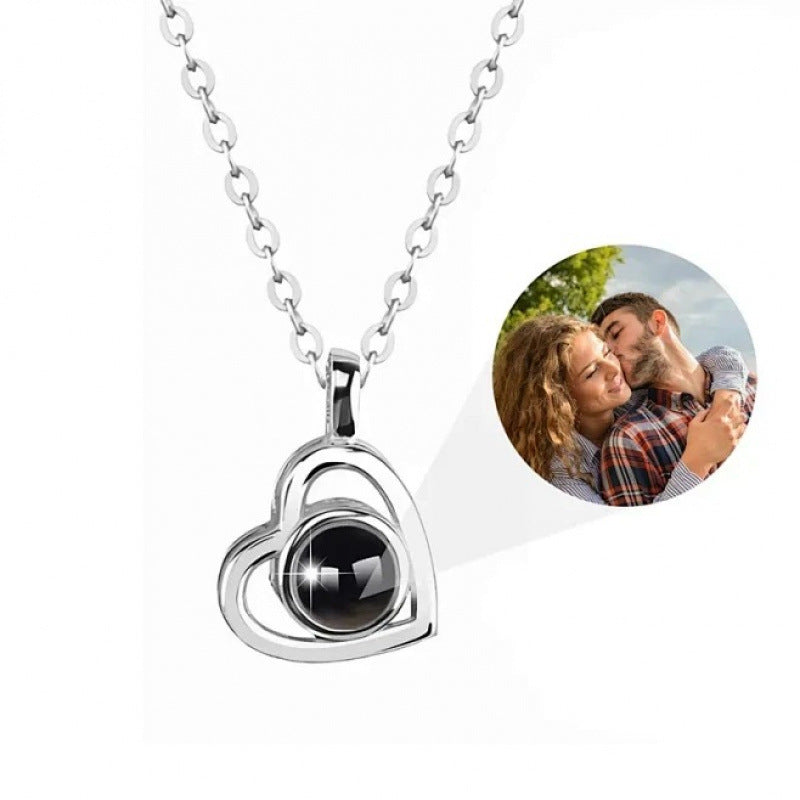 Heart-shaped photo projection necklace