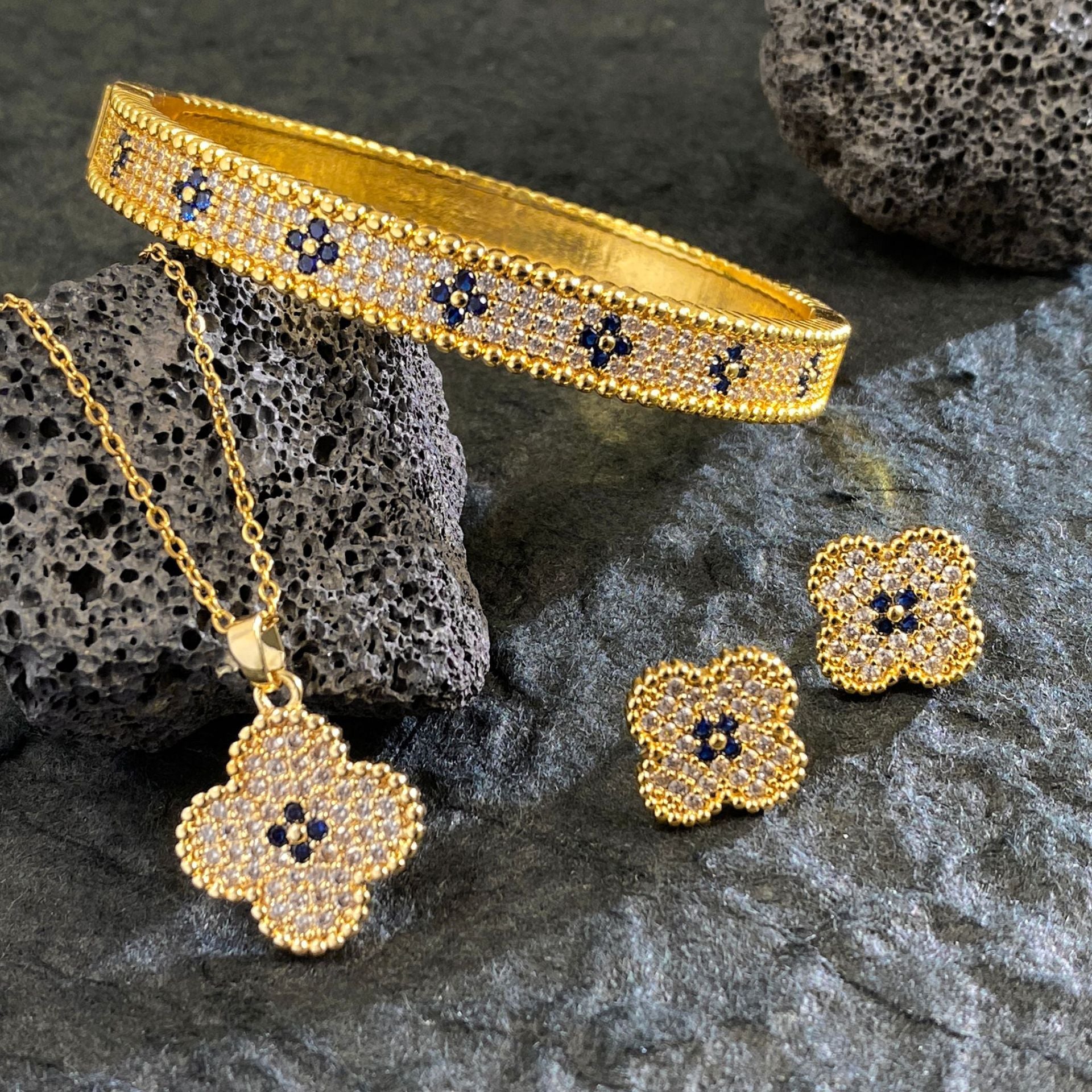 Four Leaf Clover Zirconium Jewelry Set