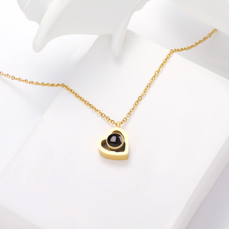 Heart-shaped photo projection necklace