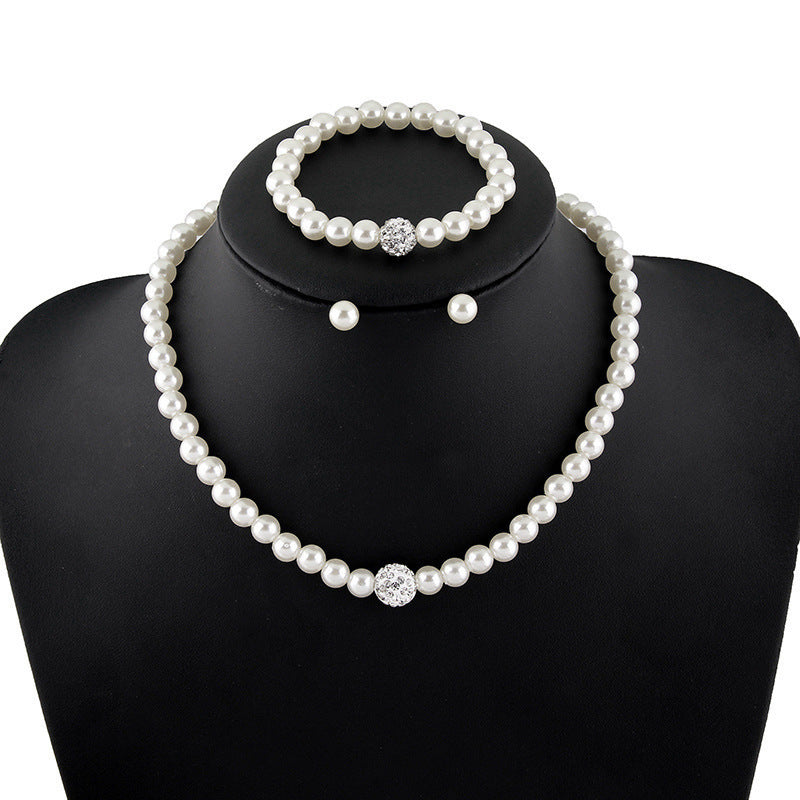 Women's pearl jewelry set