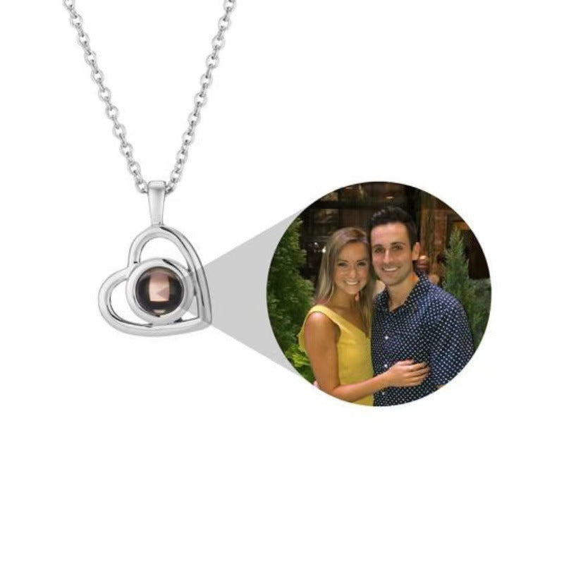 Heart-shaped photo projection necklace