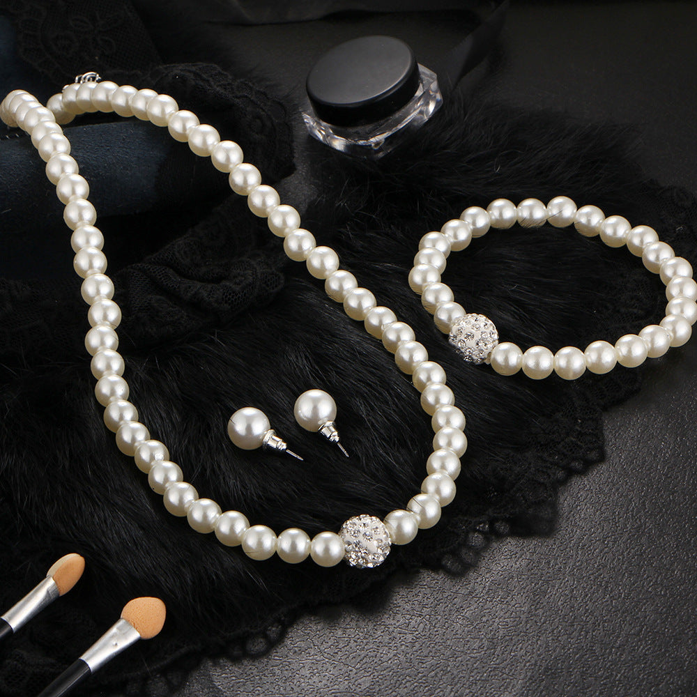 Women's pearl jewelry set