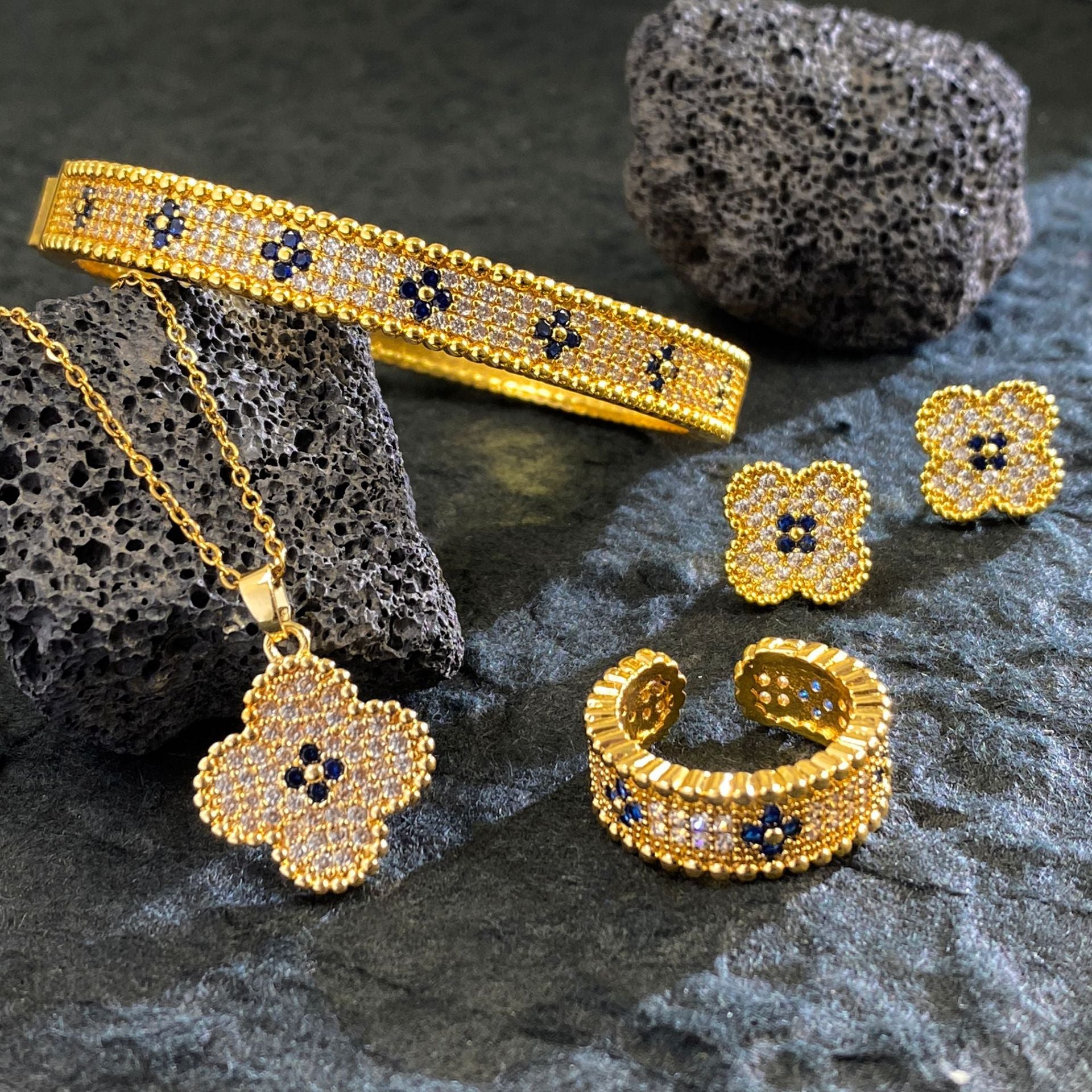 Four Leaf Clover Zirconium Jewelry Set